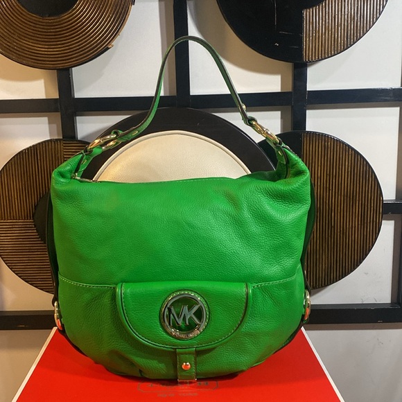 Beautiful Michael Kors bag used in good condition. - Picture 12 of 12
